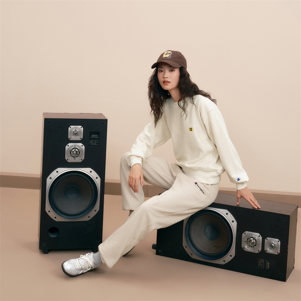 Женское худи Champion FW24 Women's Casual C-Logo (бежевое) — фото 3