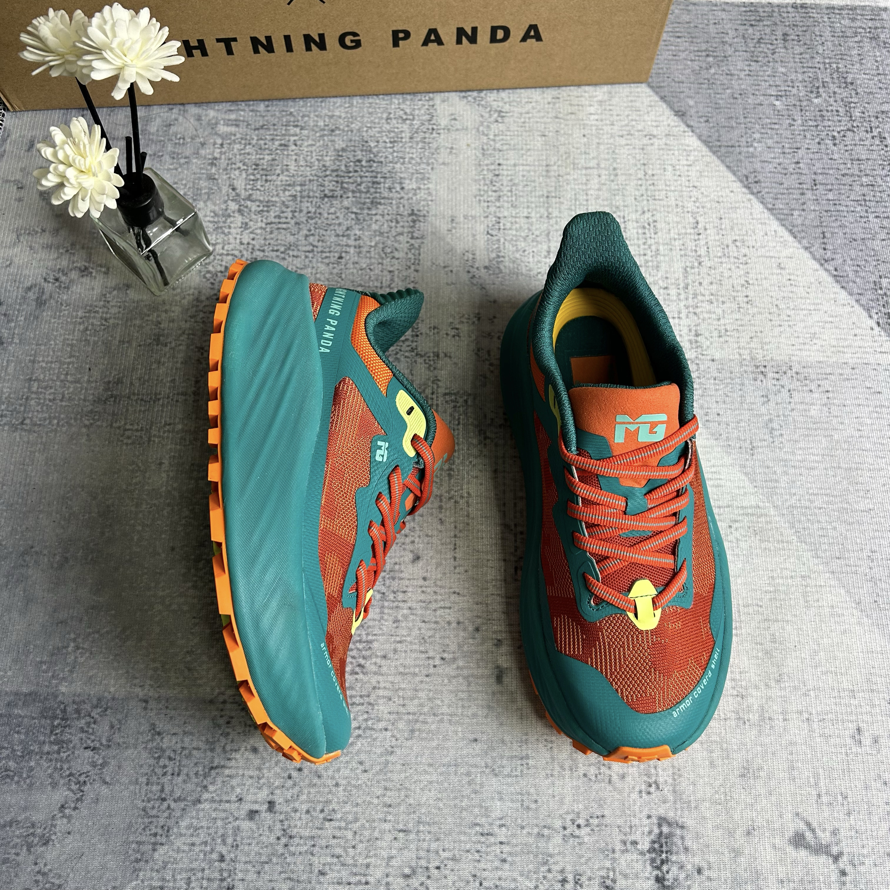 LIGHTNING PANDA x MG Low top Hiking Shoes Unisex