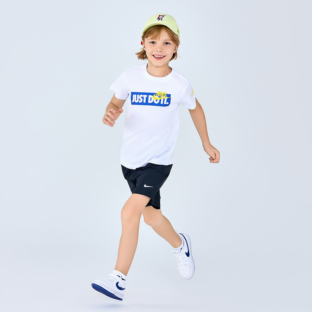 Мужская футболка Nike Tee (белая) — фото 3