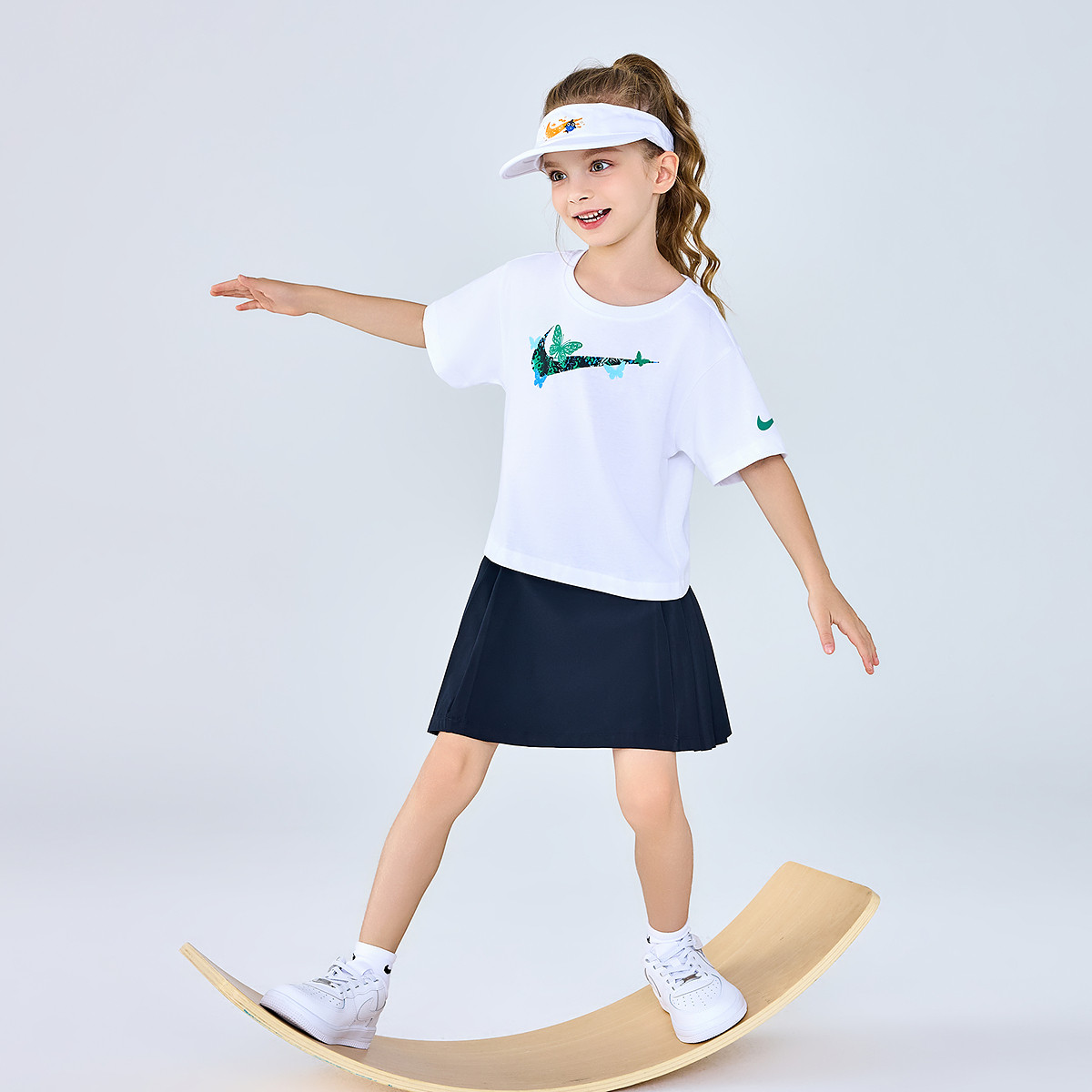 Женская футболка Nike T-shirt (белая) — фото 3
