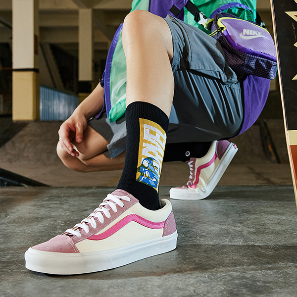 Stance x MARVEL/  LOGO   1