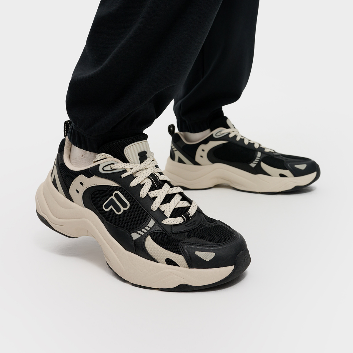 Мужские кроссовки Fila FUSION UNIQUE (черные) — 黑/燕麦色 — фото 4