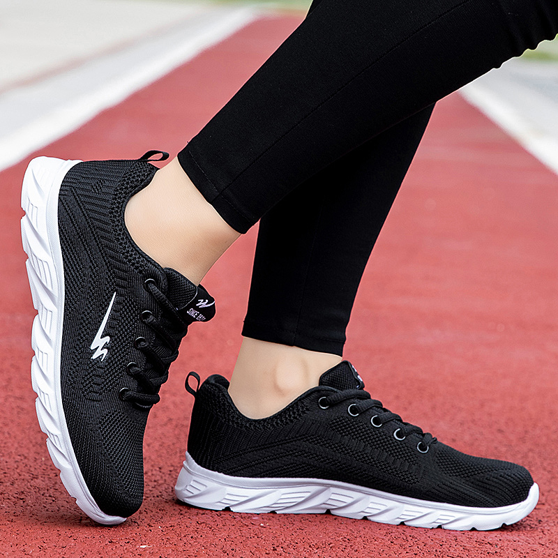 DOUBLE STAR 88 Low top Running Shoes Women’s Black White