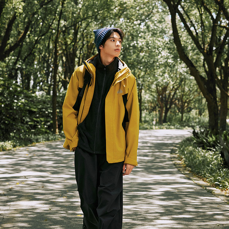Skechers Jackets & Coats Men’s Warm Autumn Yellow