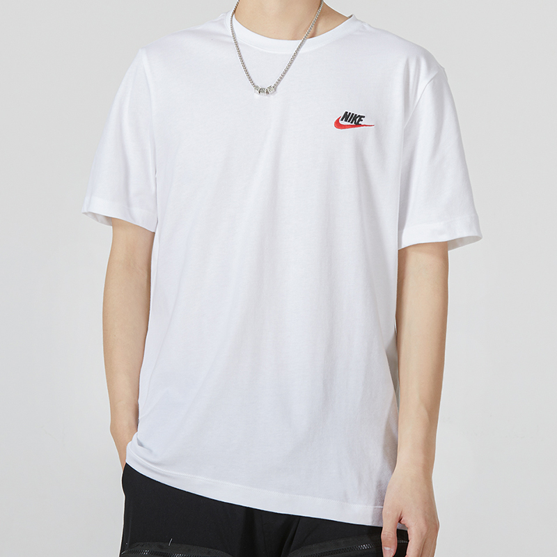Nike Casual Sportswear Men’s Crew Neck Moderate
