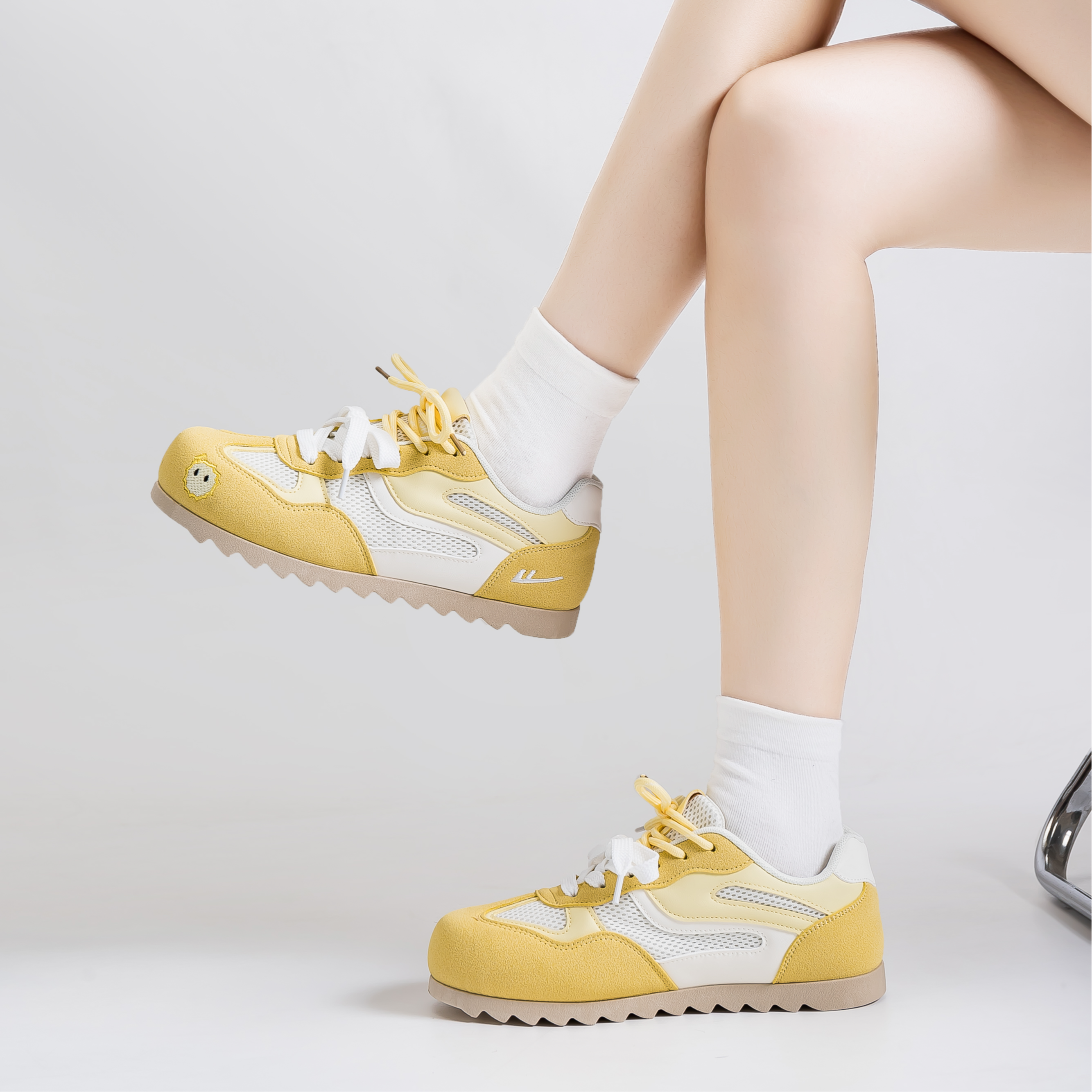 Warrior Abrasion Resistant Breathable Low top Casual Shoes Women's Yellow Beige