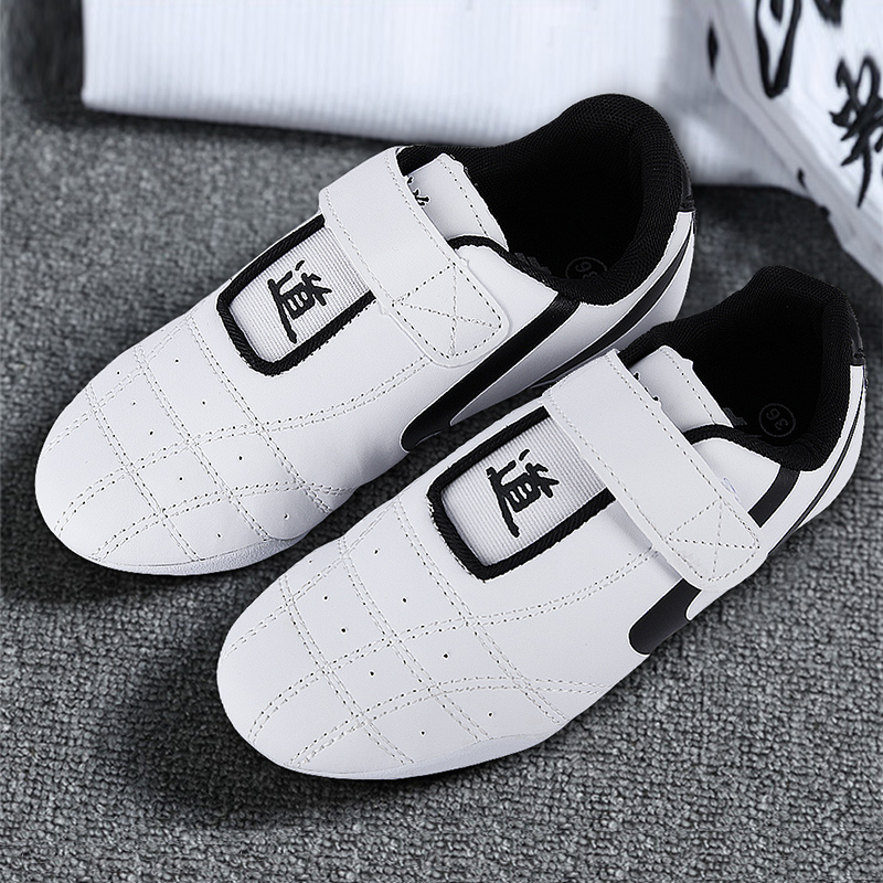 JINGPAI Slip Resistant Abrasion Resistant Slip Resistant Abrasion Resistant Low top Taekwondo Shoes Unisex Black White