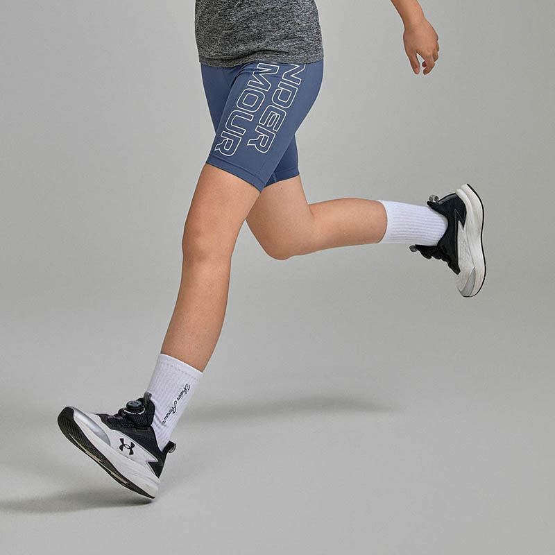 Детские шорты Under Armour (черные) — фото 3