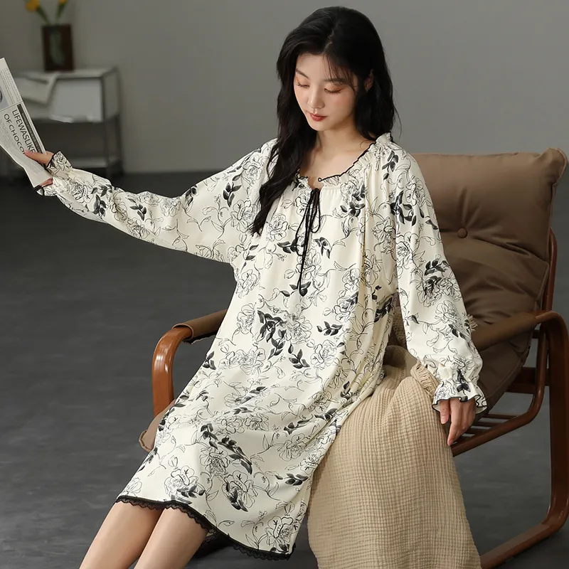 Floating Light Islands Nightgown Women's Gift Box Set Ecru