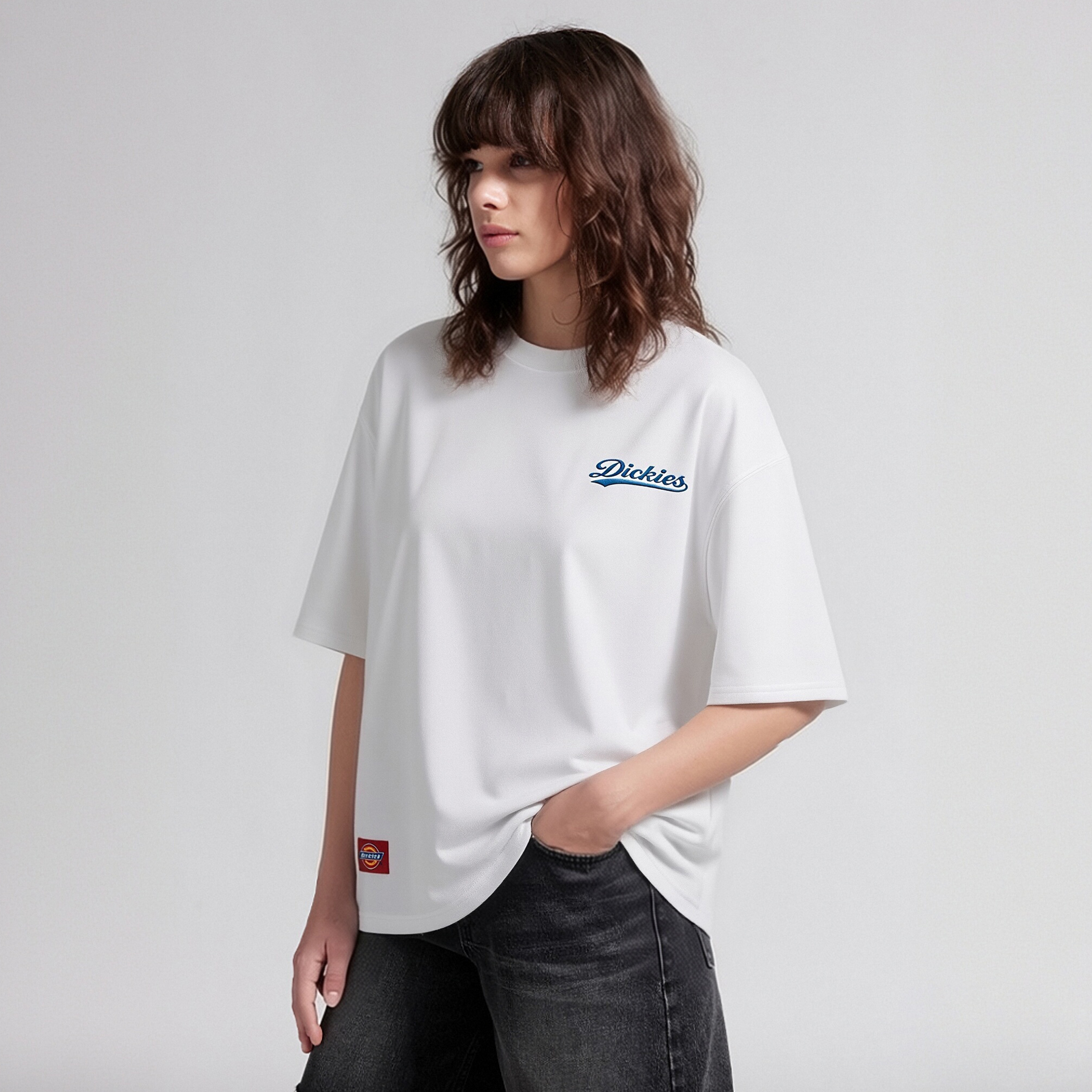 Женская футболка Dickies (черная) — фото 4
