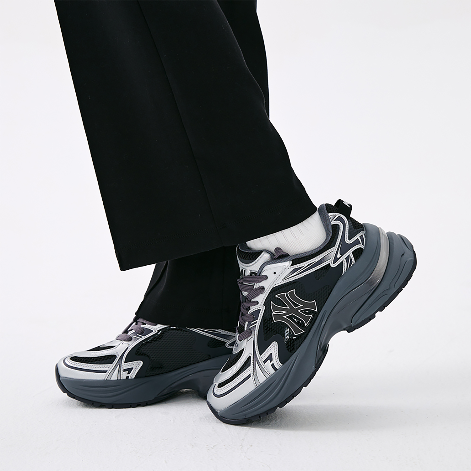 MLB New York Yankees Fabric Breathable Height Increasing Low top Running Shoes Unisex Silver Black