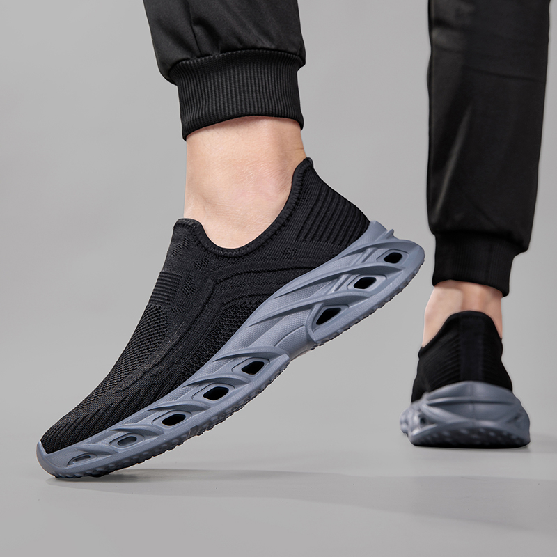 GONGNIULEITING Fabric Slip Resistant And Breathable Slip Resistant And Breathable Low top Casual Shoes Men’s