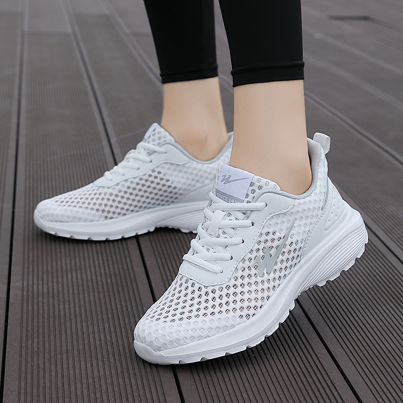 Binary Low top Running Shoes Women’s White Gray