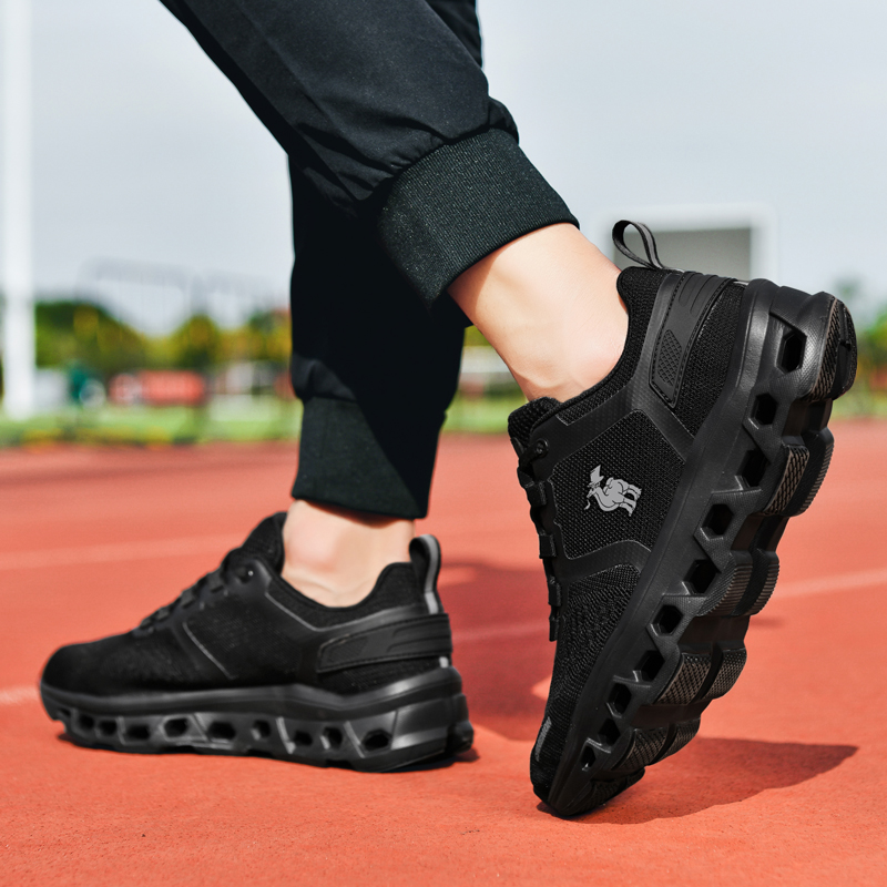 LINGHANGLUOTUO Slip Resistant And Breathable Coverage Low top Training Shoes Men’s Black
