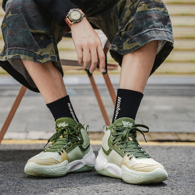 DEVIL AND ANGEL Slip Resistant And Abrasion Resistant Coverage Vintage Basketball Shoes Unisex Crown