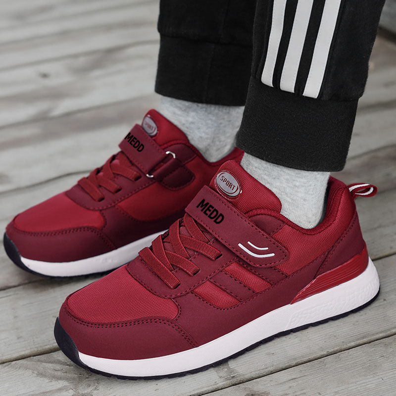 Medd Walking Shoes Women’s Low Top Red