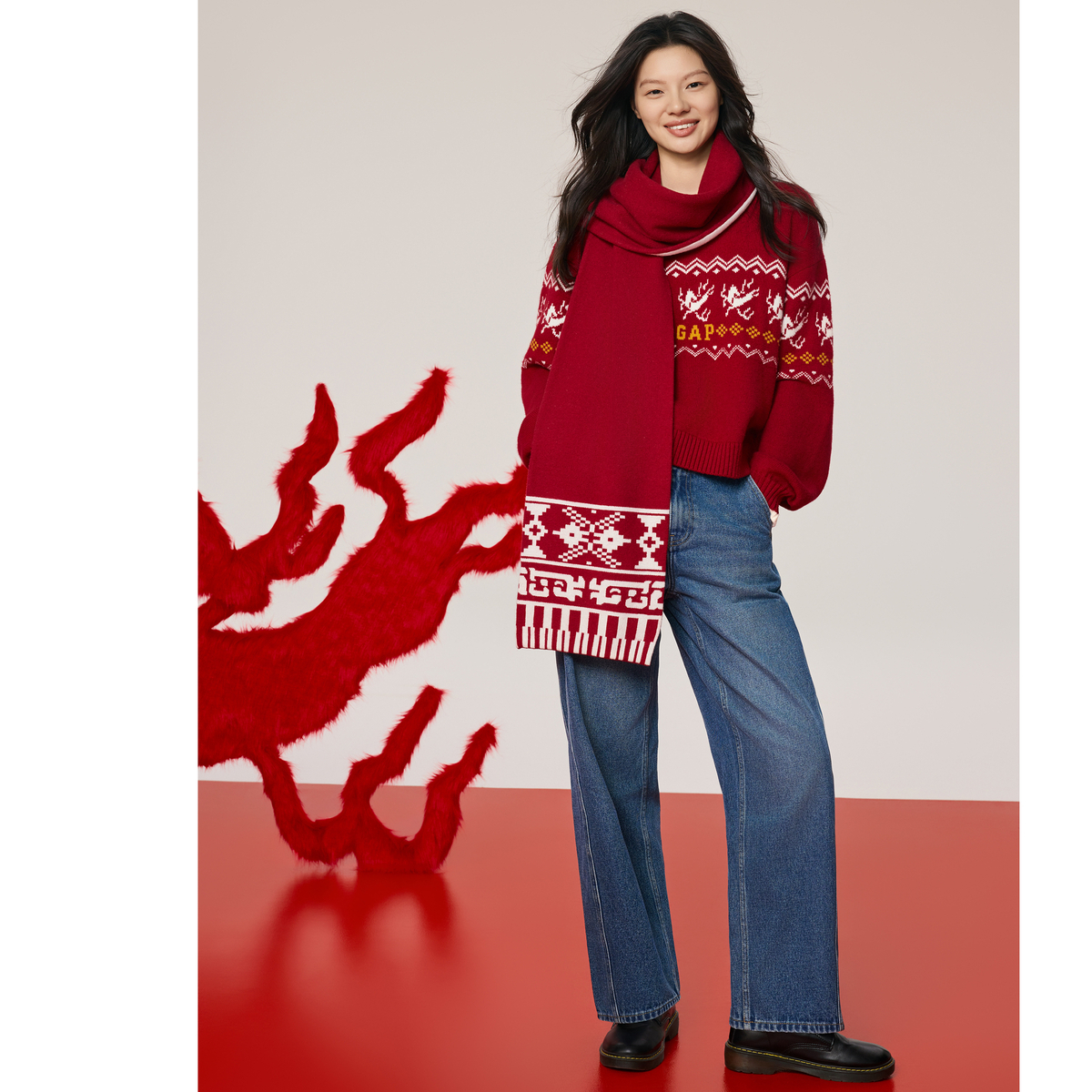 Женский свитер GAP x Forbidden City Logo (красный) — фото 5