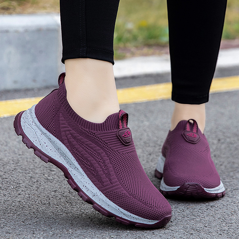 RONGSHI Cushioning Low top Elderly Shoes Women’s Eggplant Red