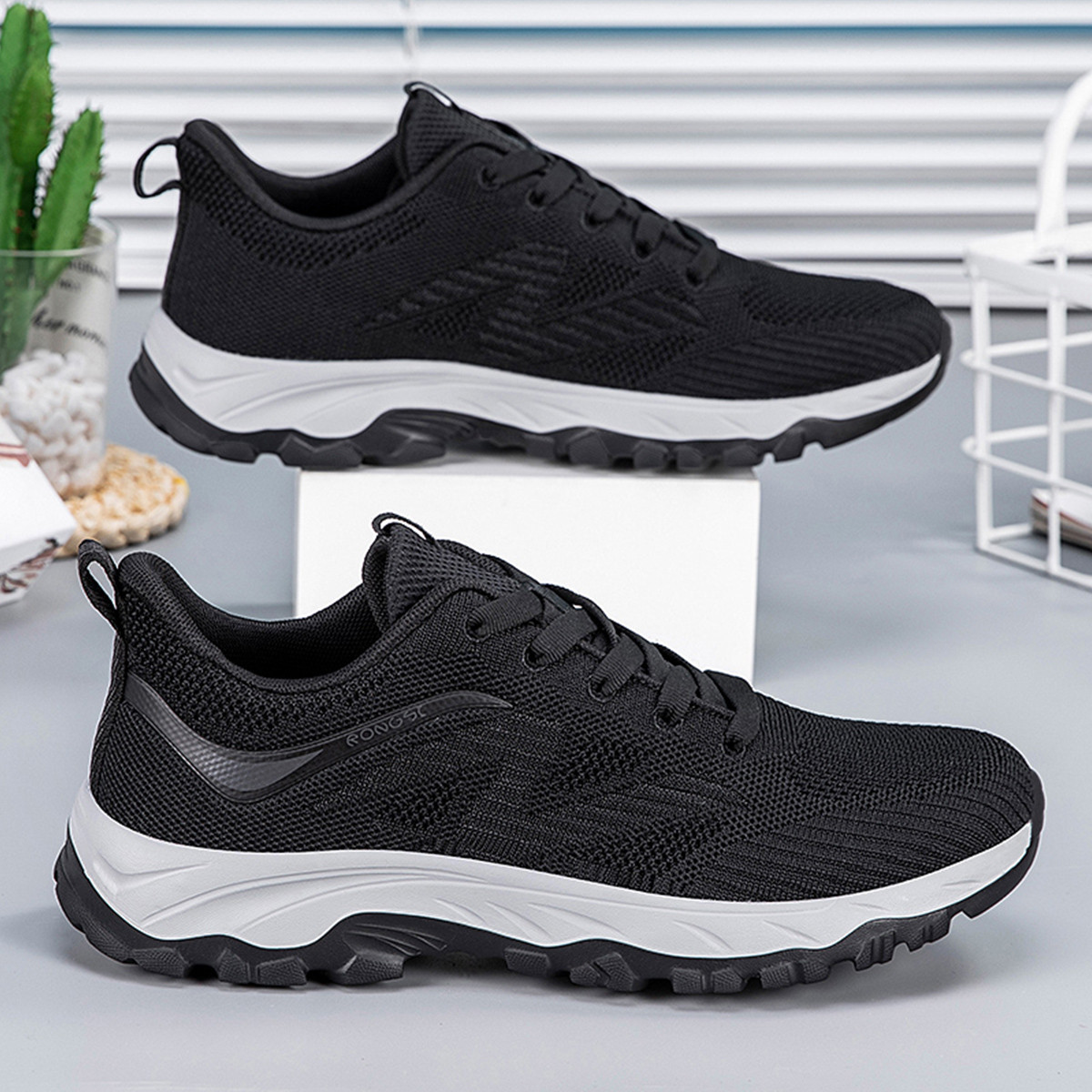 RONGSHI Fabric Slip Resistant, Breathable, Lightweight Low top Casual Shoes Men’s
