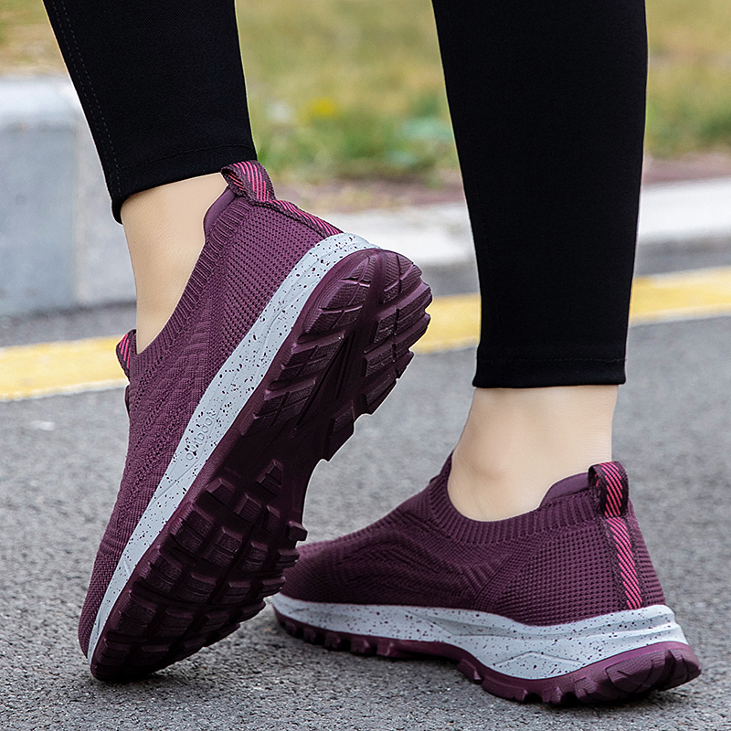 RONGSHI Cushioning Low top Elderly Shoes Women’s Eggplant Red
