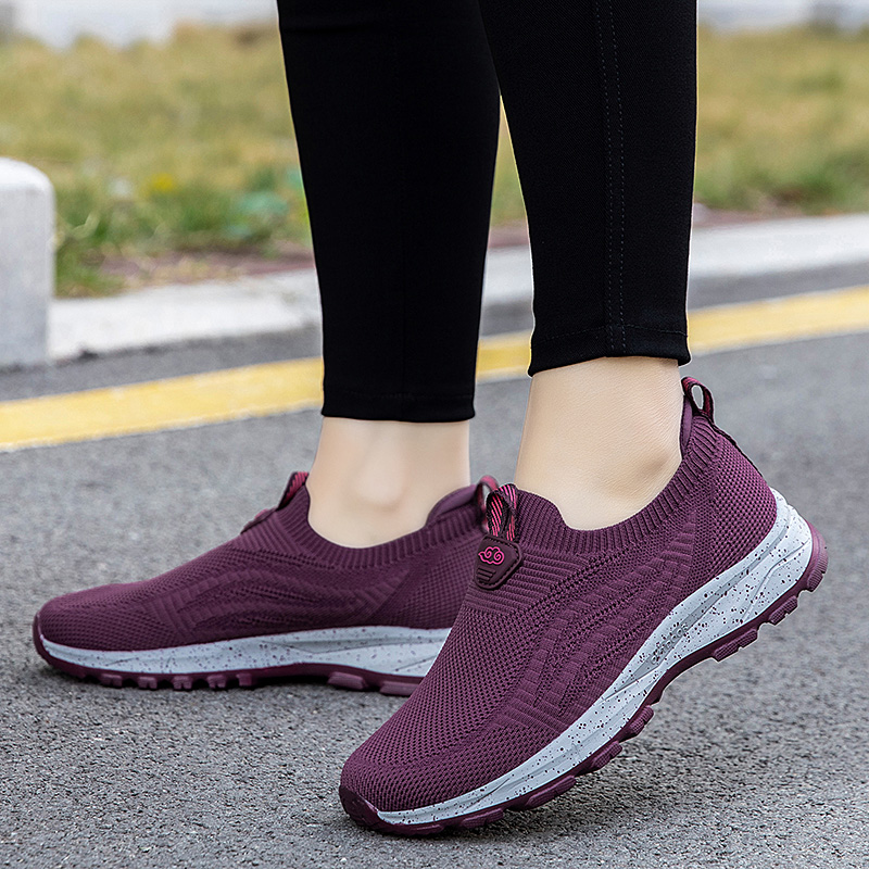RONGSHI Cushioning Low top Elderly Shoes Women’s Eggplant Red