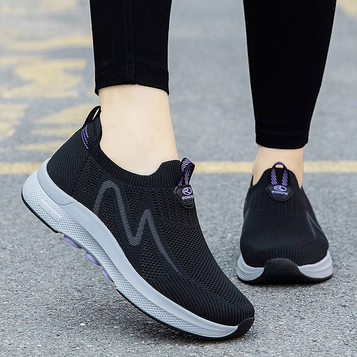 RONGSHI Breathable And Slip Resistant Low top Life Casual Slip on Shoes Women’s