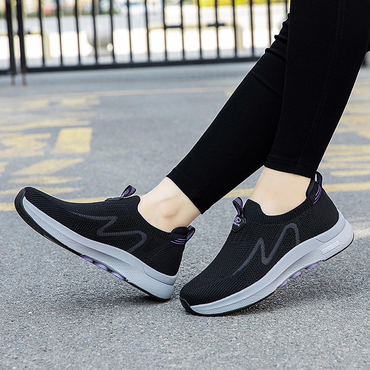 RONGSHI Breathable And Slip Resistant Low top Life Casual Slip on Shoes Women’s