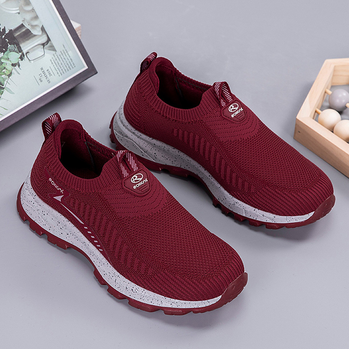 RONGSHI Fabric Low top Lifestyle Sports Casual Shoes Women’s