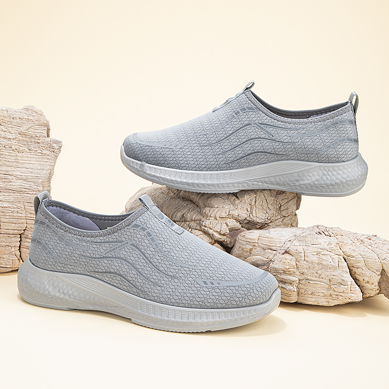TAIHEYUAN Low top Casual Shoes Men’s