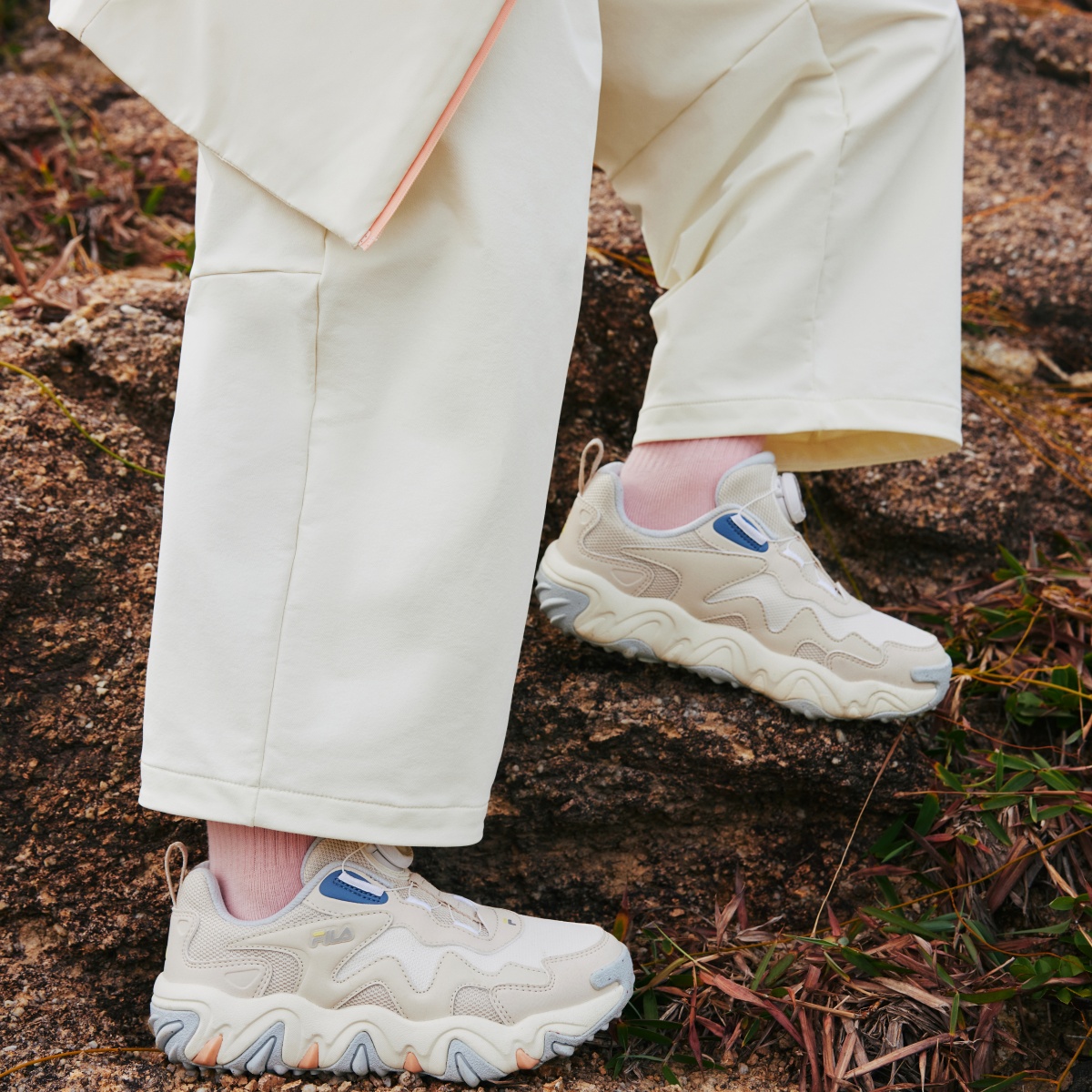Кроссовки Fila Kids Tiger Claw 2 (белые) — фото 6