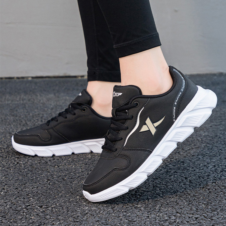 XTEP Abrasion Resistant Cushioning Lightweight Low top Casual Running Shoes Women’s Black