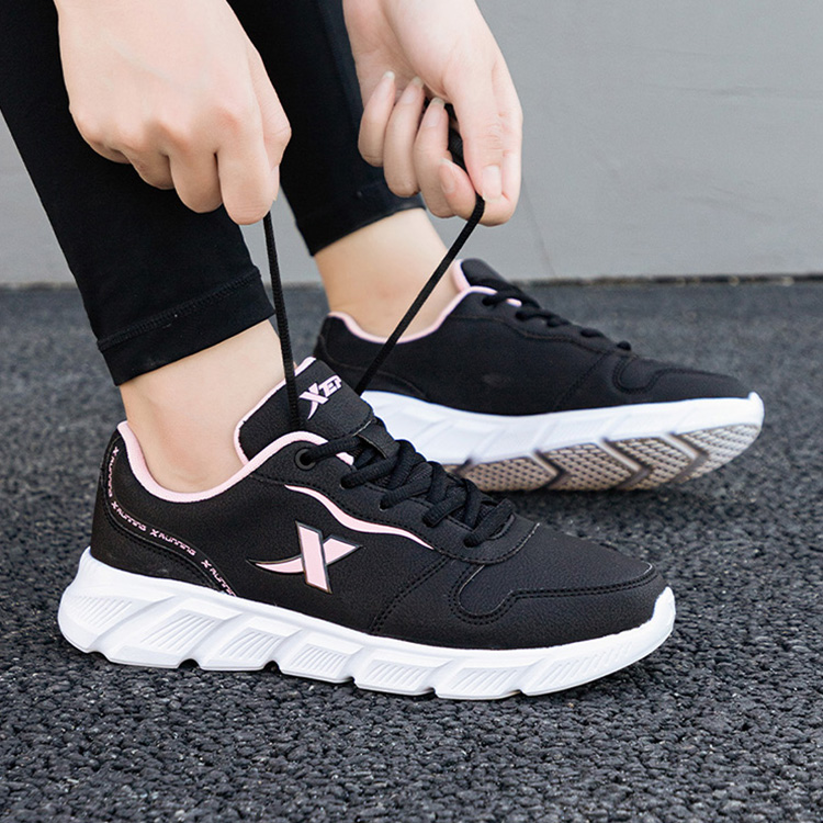 XTEP Fashion Trend Waterproof And Wear resistant Low top Casual Running Shoes Women’s Black Pink