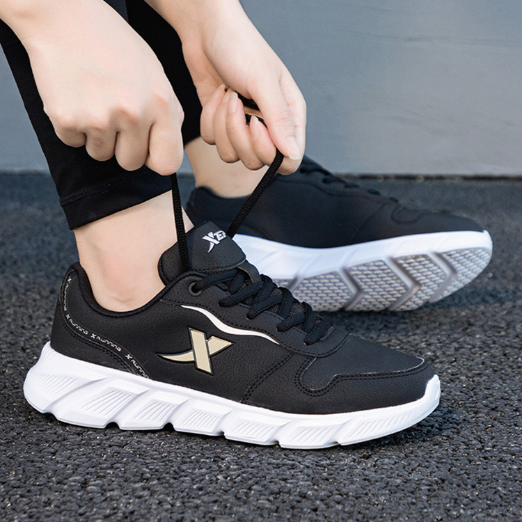 XTEP Abrasion Resistant Cushioning Lightweight Low top Casual Running Shoes Women’s Black
