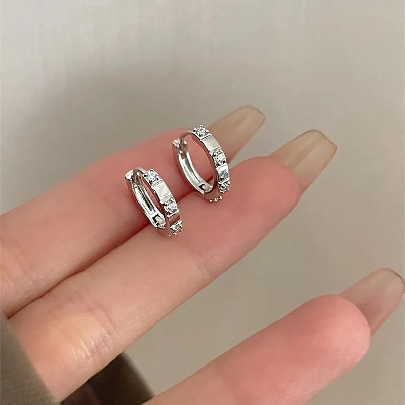 GELUTU Normcore Style Small Circle Earrings Unisex