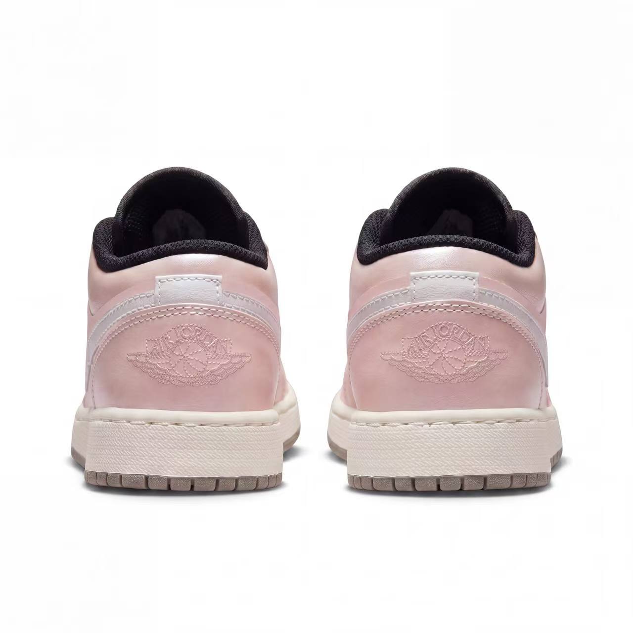 Jordan Air Jordan 1 Peach Clouds Abrasion Resistant Low top Vintage Basketball Shoes Unisex White Pink