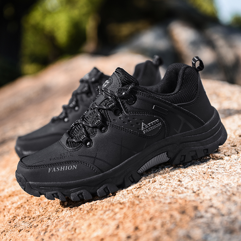 BIANSULONG Cushioning Abrasion Resistant Grip Low top Mountaineering Shoes Men’s Black