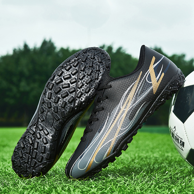BIANSULONG Soft Ground Abrasion Resistant Coverage Impact Resistant Soccer Shoes Unisex Black