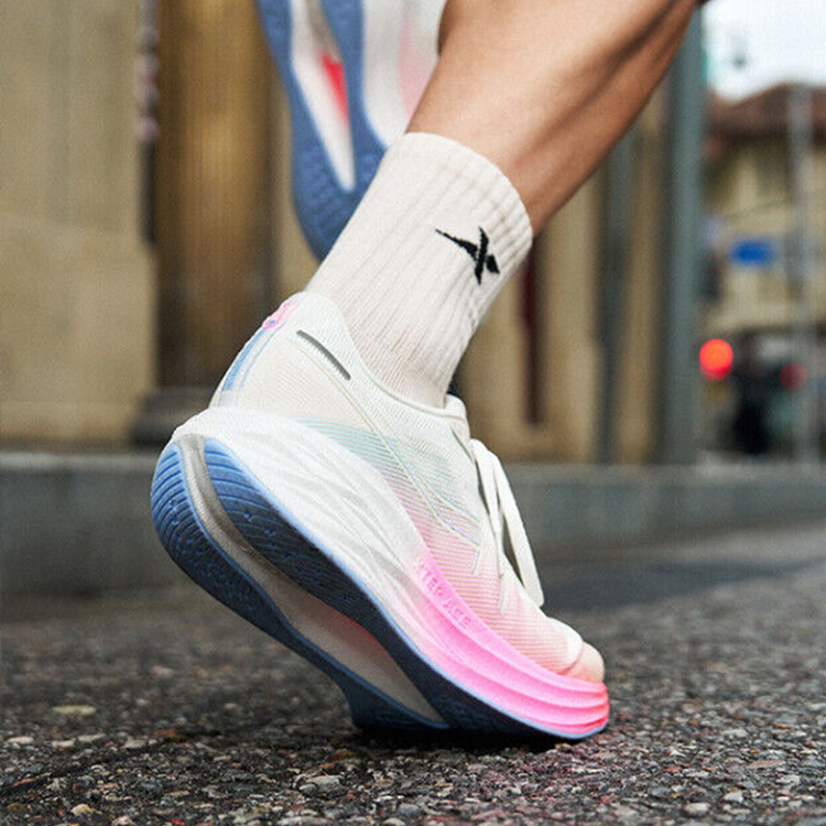 XTEP Xuan Speed 5.0 Slip Resistant Abrasion Resistant Low top Running Shoes Women’s White Pink