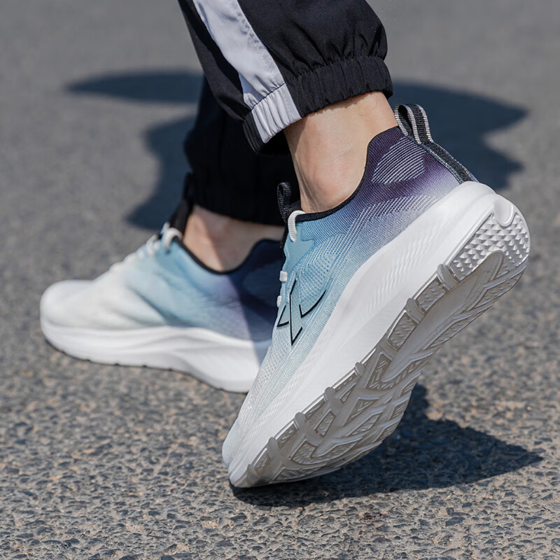 XTEP Cushioning Rebound Low top Running Shoes Men’s White Blue Black