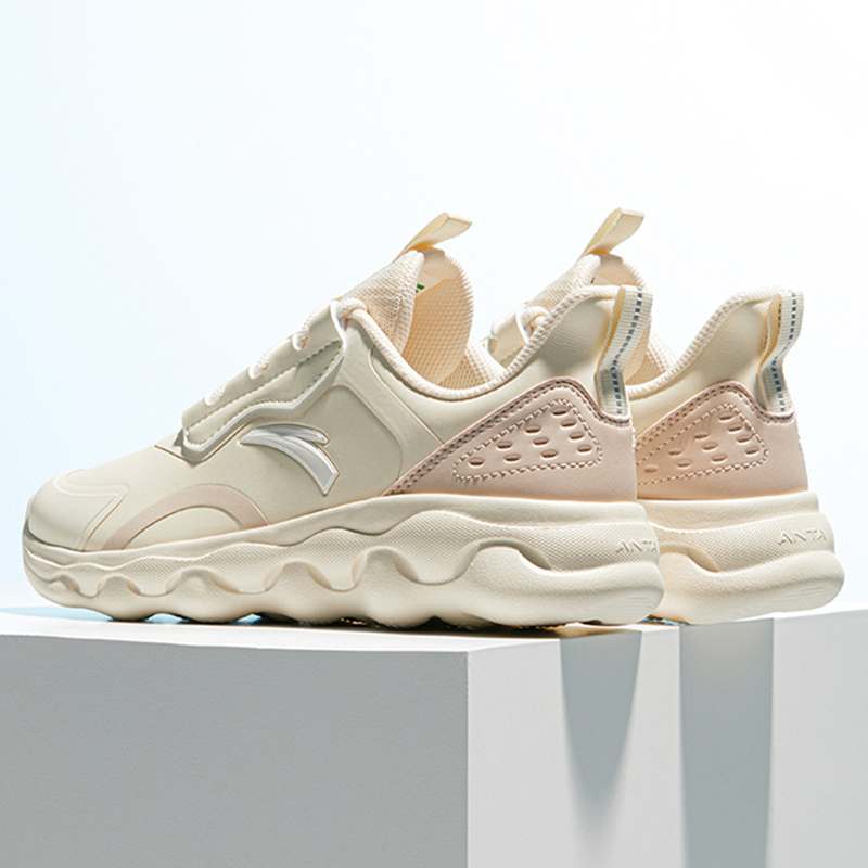 Anta Abrasion Resistant Low top Running Shoes Women’s Beige