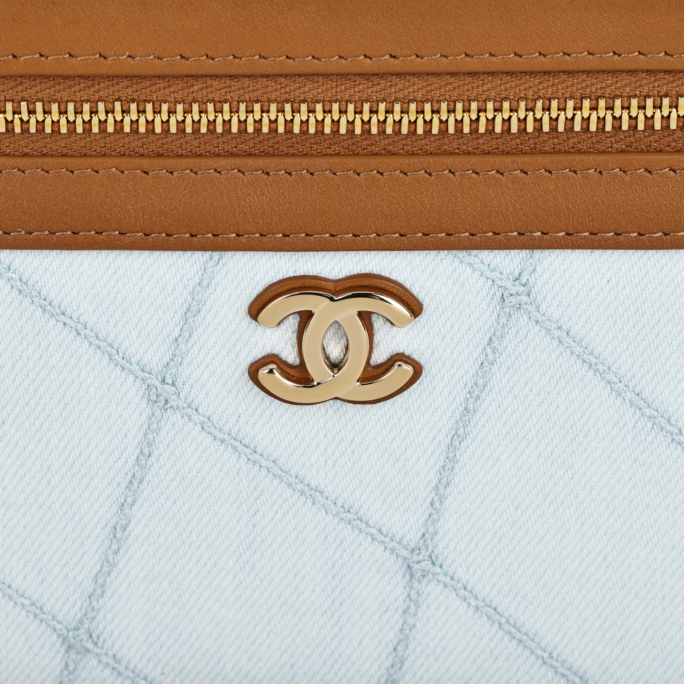Женская сумка Chanel 26M coco-Beach C Logo (светло-синяя) — фото 5