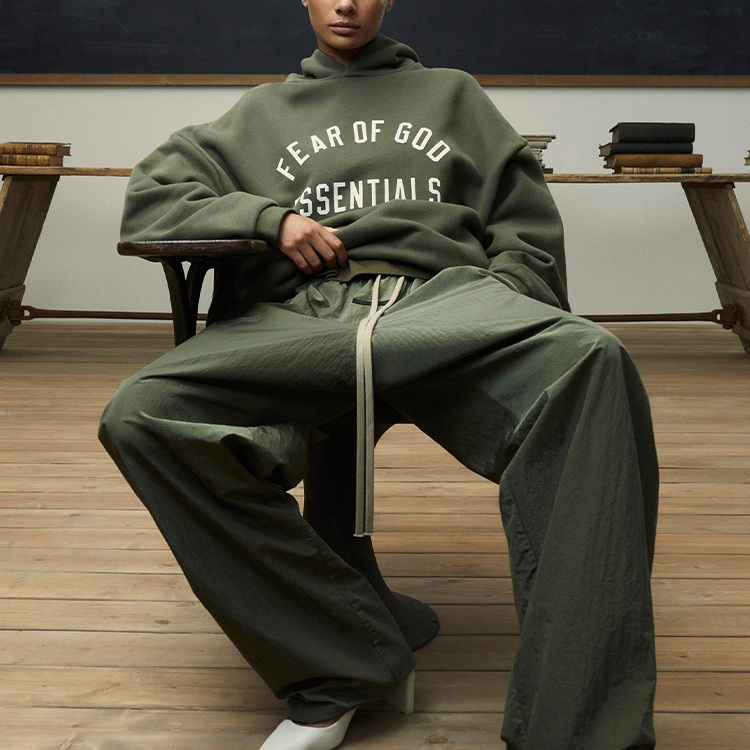 Fear of God Essentials Fall24 BACK TO SCHOOL Fleece Hoodie   /MILITARY