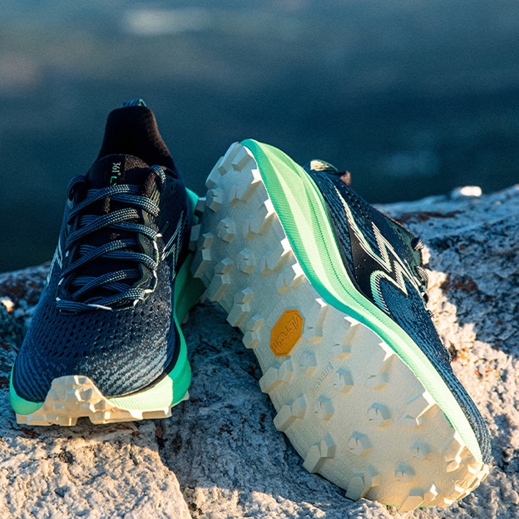361° Cushioning, Wear Resistant Low top Trail Running Shoes Women’s Ocean Blue & Wormwood Green