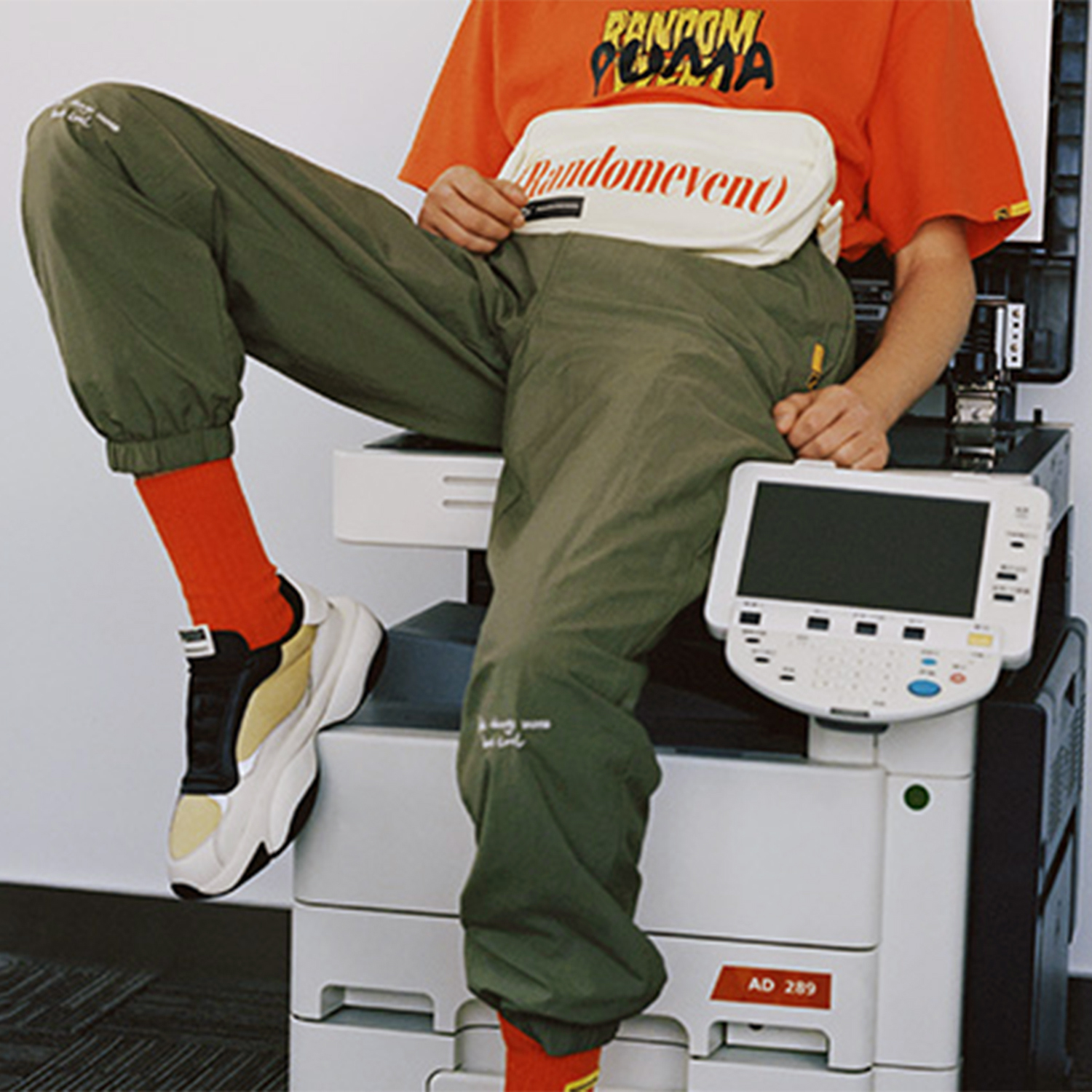 Мужские штаны PUMA x Randomevent Woven Pants (оливковые) — фото 4