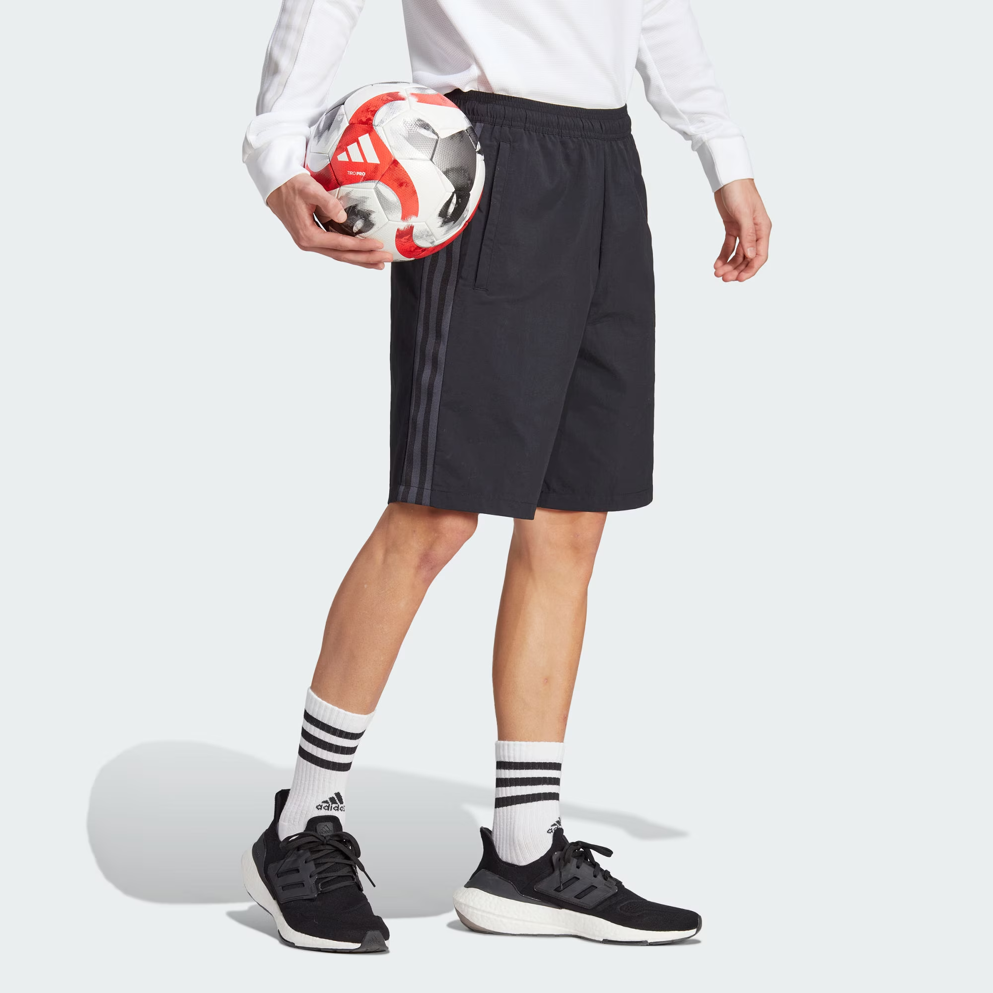 Adidas Manchester United Sports Shorts Men’s Black Moderate