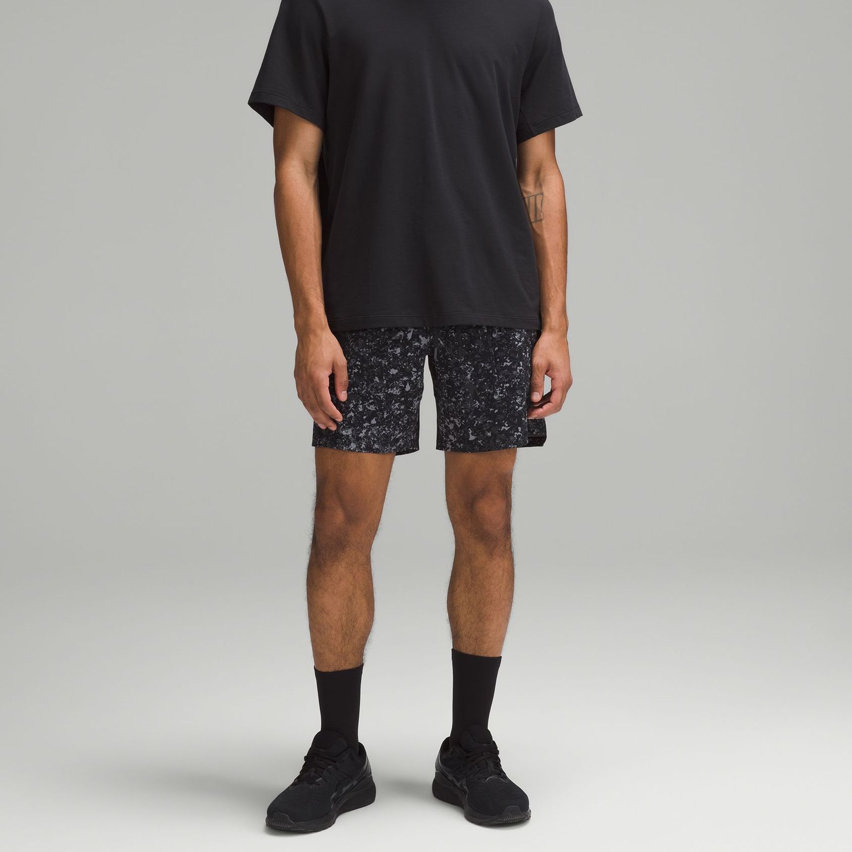 Lululemon License To Train Sports Shorts Men’s Dark Coal Mixed Color