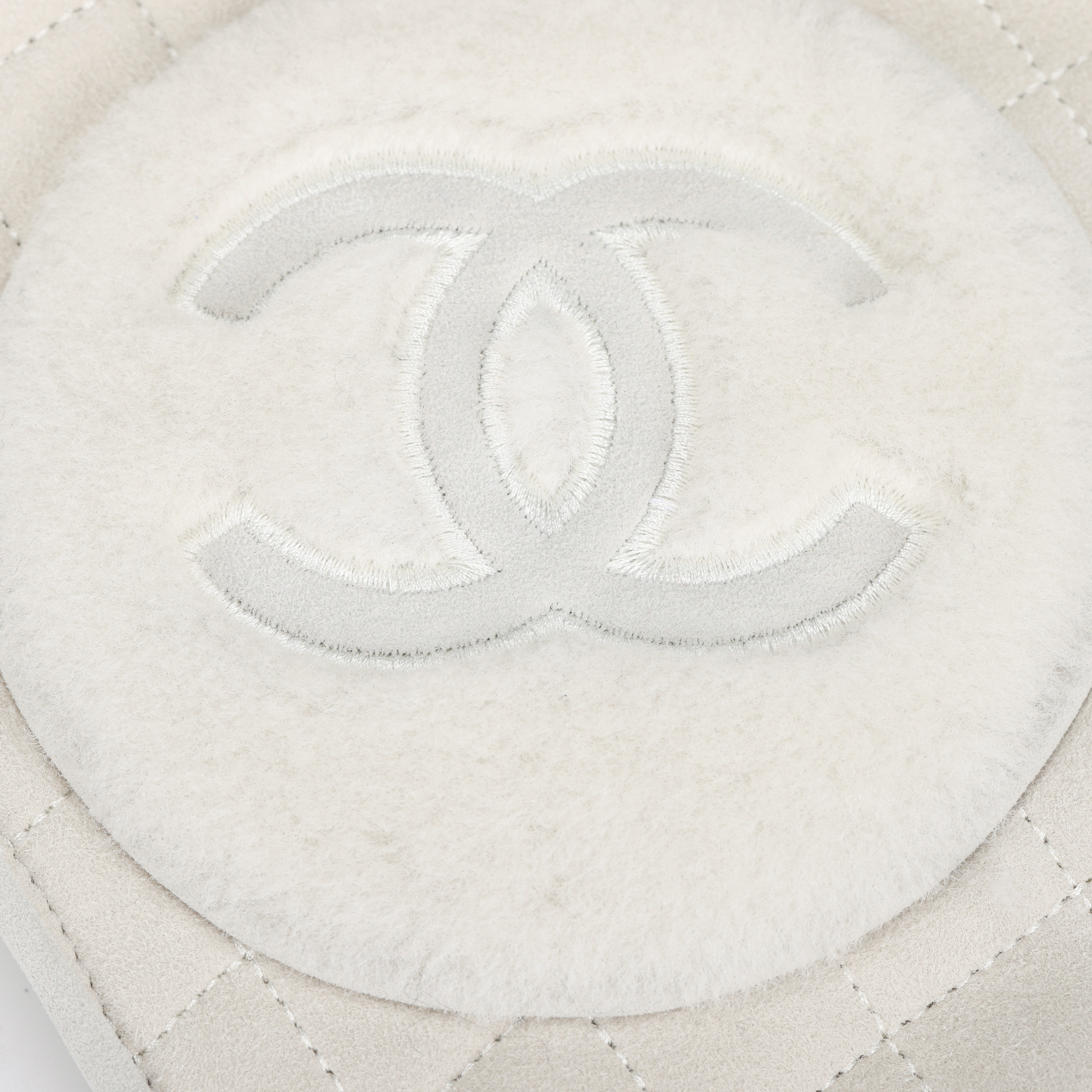 Шапка Chanel (белая) — фото 5