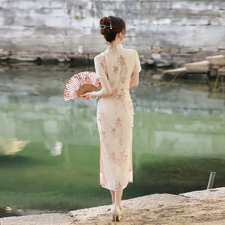 Red Colored Clothes Cheongsam Women's Total Aromatic