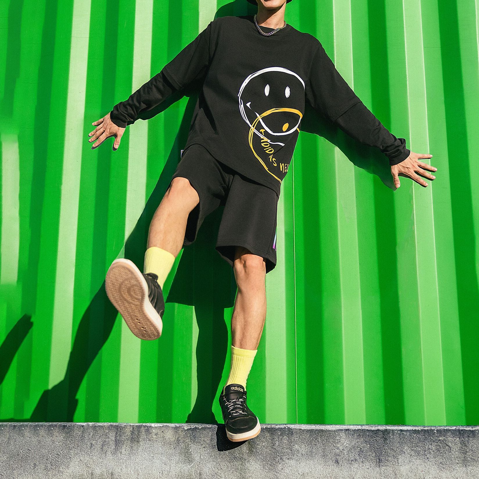 Мужская футболка adidas neo U Csmy Tee T (черная) — фото 6
