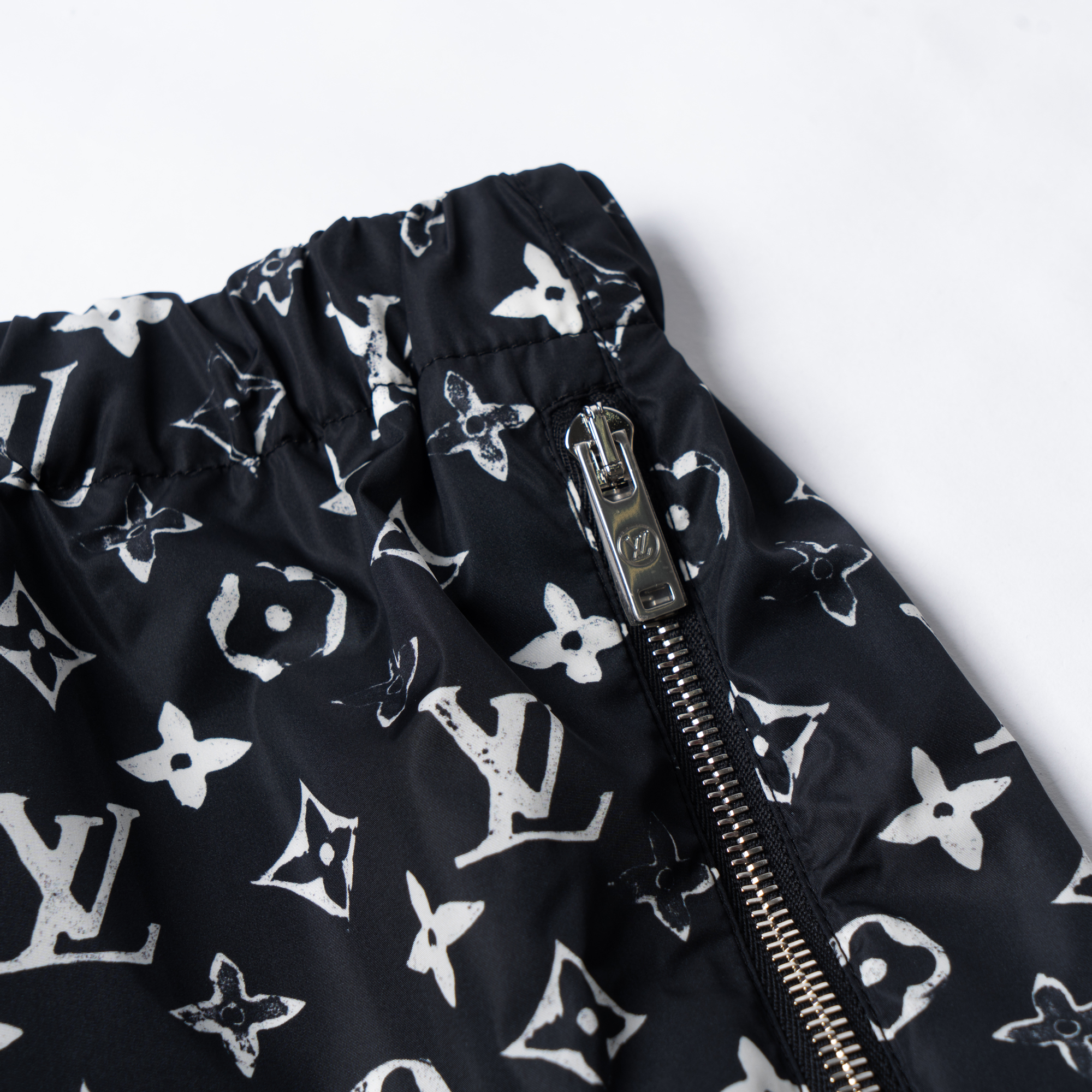 Женские штаны Louis Vuitton Logo (черный) — фото 7